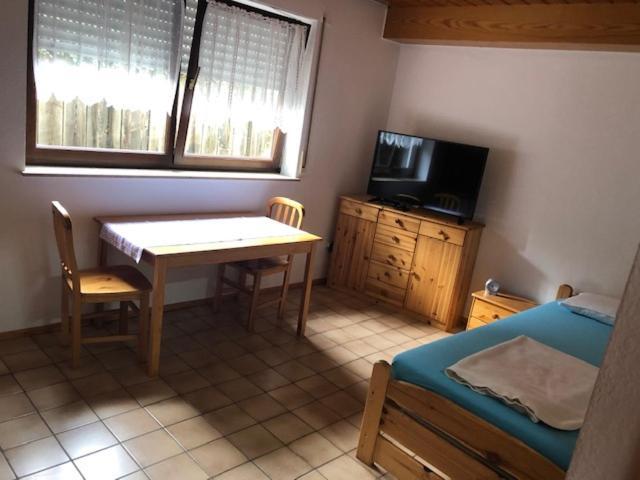 1 Zimmer Apartment 22 Qm Neustadt-Duttweiler นอยชตัดท์ อัน แดร์ ไวน์ชตราเซอ ภายนอก รูปภาพ
